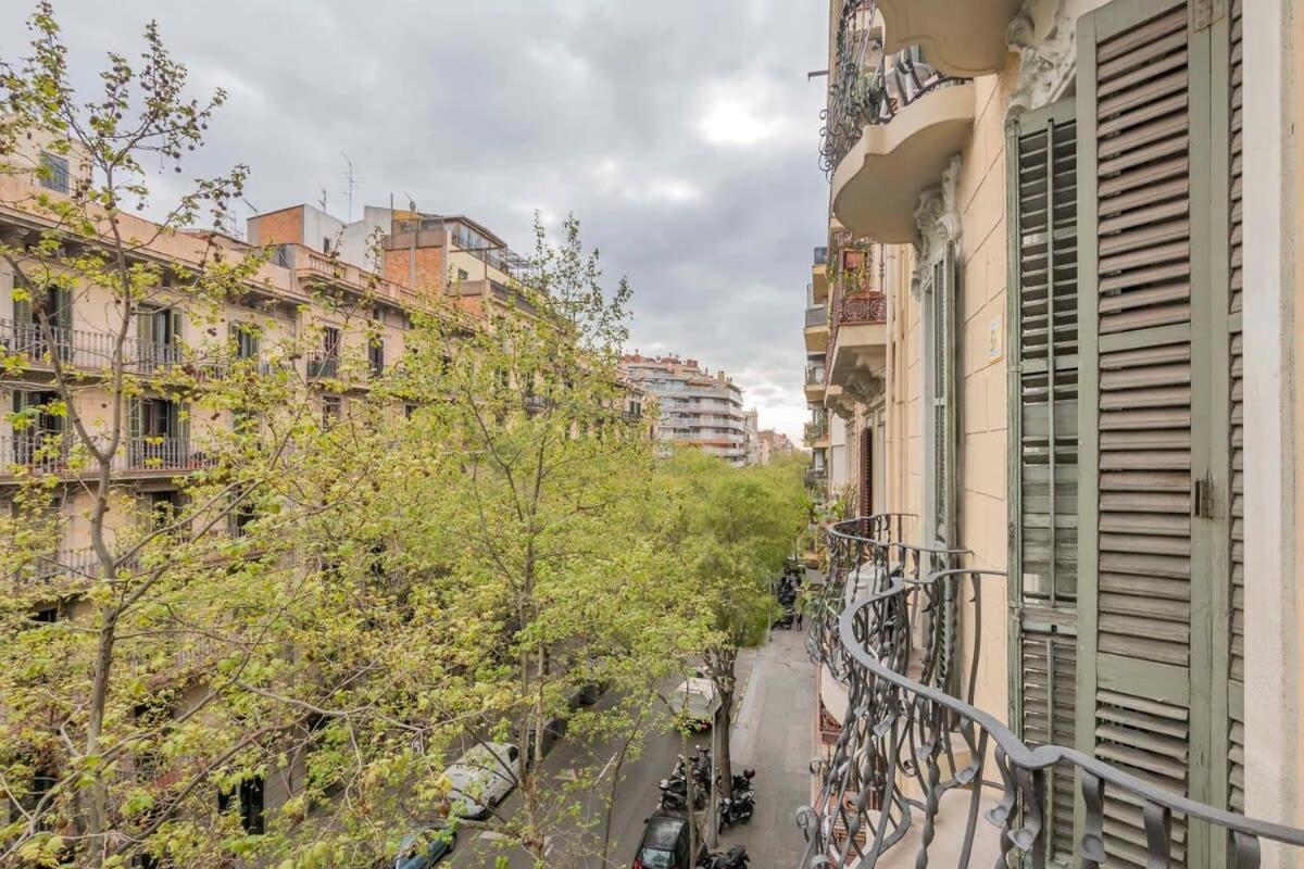 Elegant 4 Bedrooms 3 Bathrooms Catalan Home Barcelona Exteriör bild